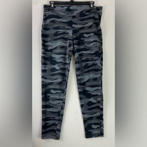 Torrid Womens Camo Leggings Size 1 (sku510)